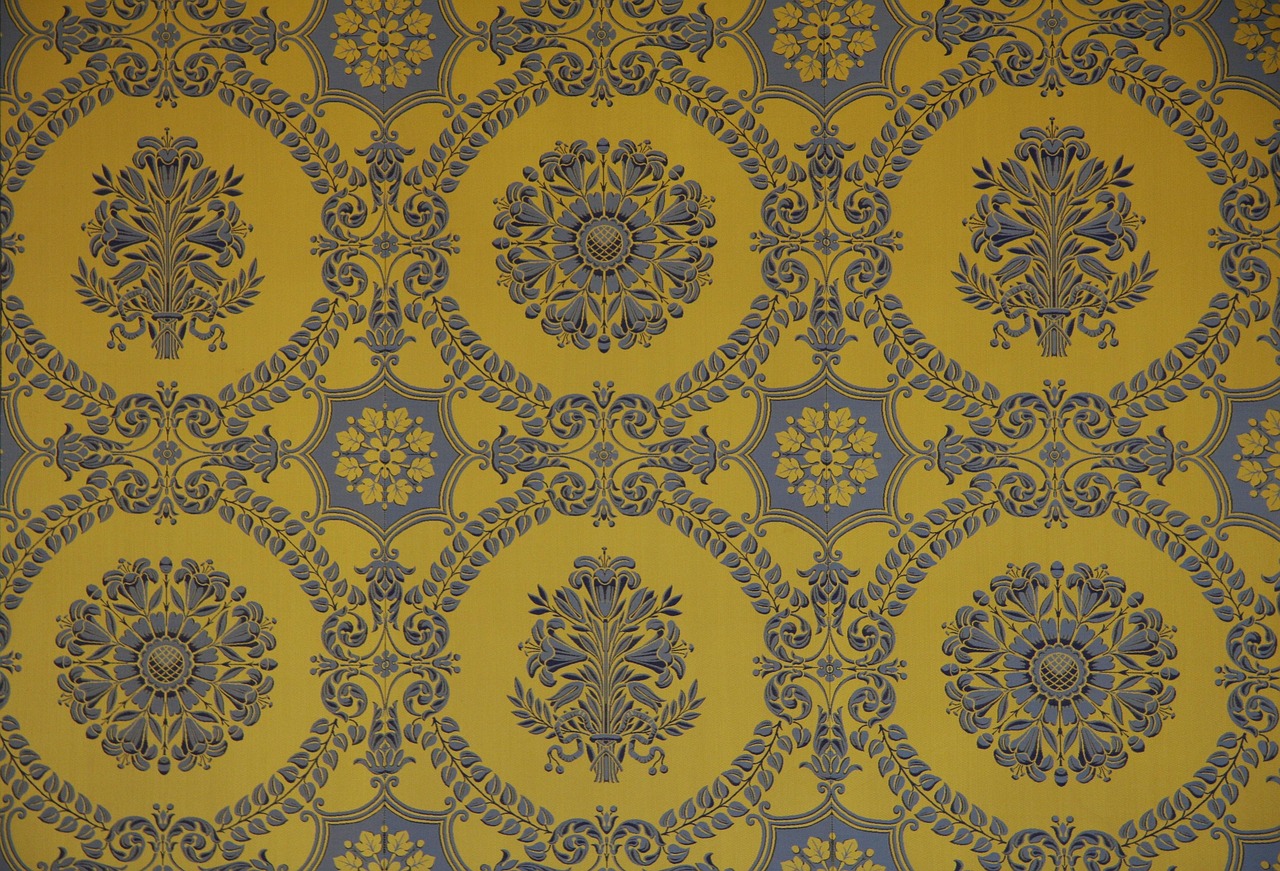 Veelzijdig wandkleed met contrastrijke texturen.